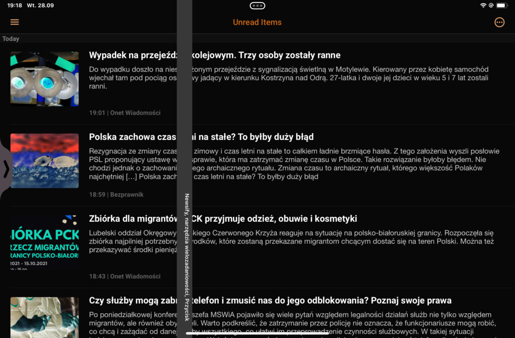 Okno aplikacji Newsify. Fokus VoiceOver na przycisku Newsify Narzędzia Wielozadaniowości